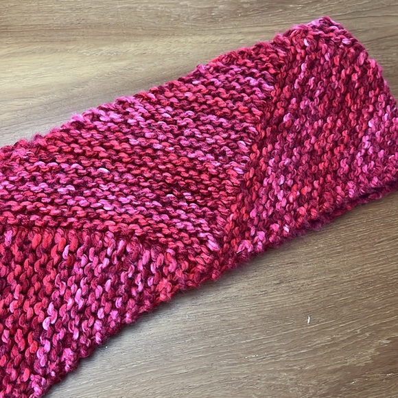 NEW-Hand Made Knit Super Soft and Chunky Wool Hat & Scarf Set, Cranberry - Picture 5 of 9